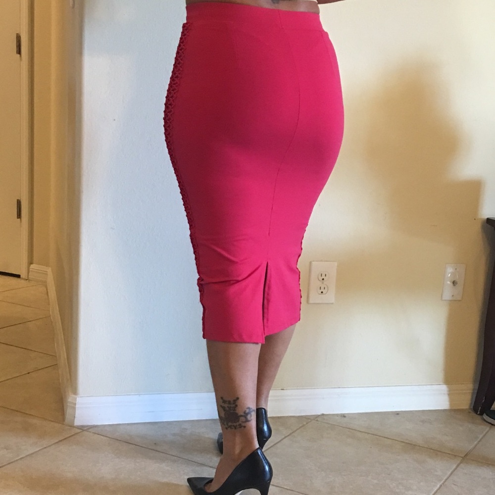 Bebe Skirt